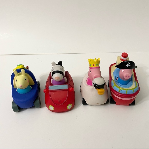 Lot of 4 Cars Peppa Pig Car Figures Buggy Racers Wheelin Jazwares - Picture 1 of 16
